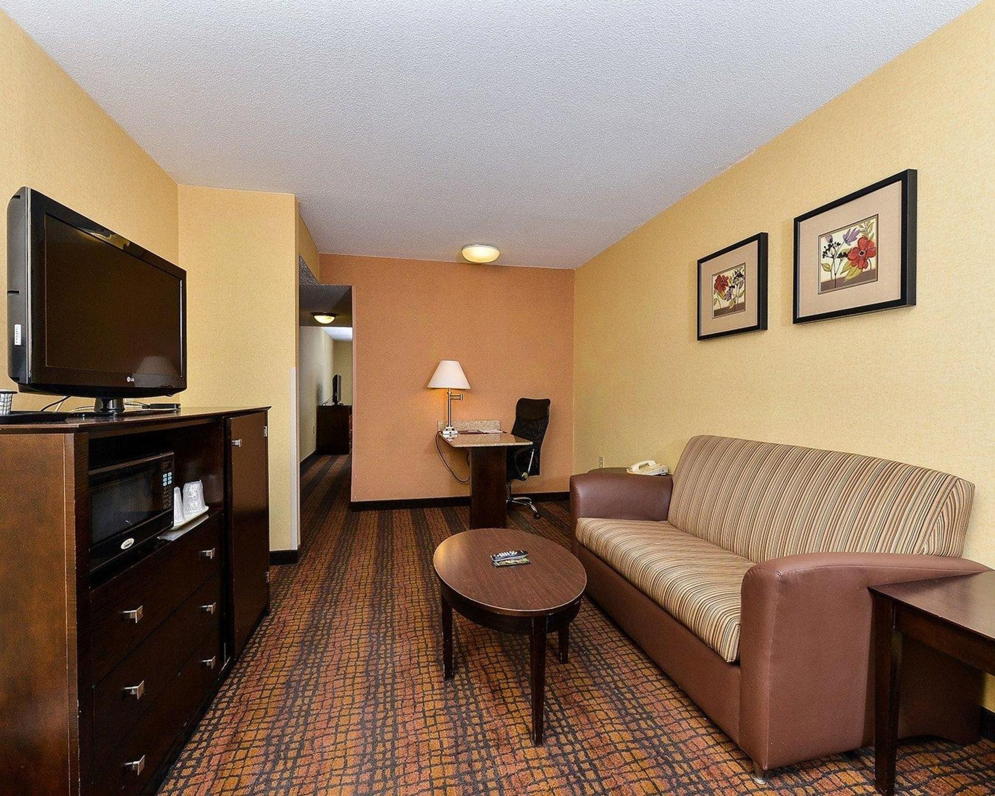 Quality Suites Tinton Falls Esterno foto