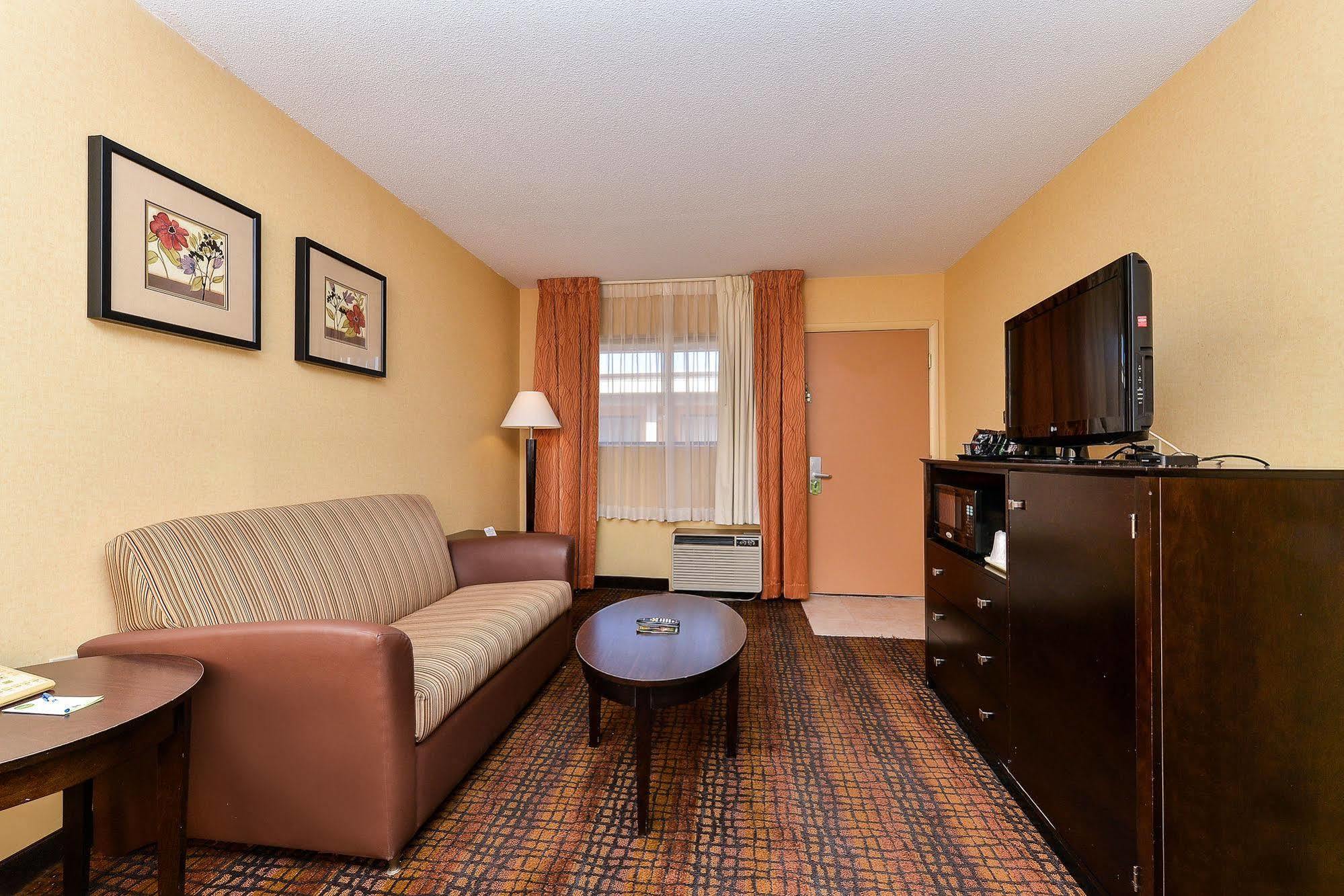 Quality Suites Tinton Falls Esterno foto